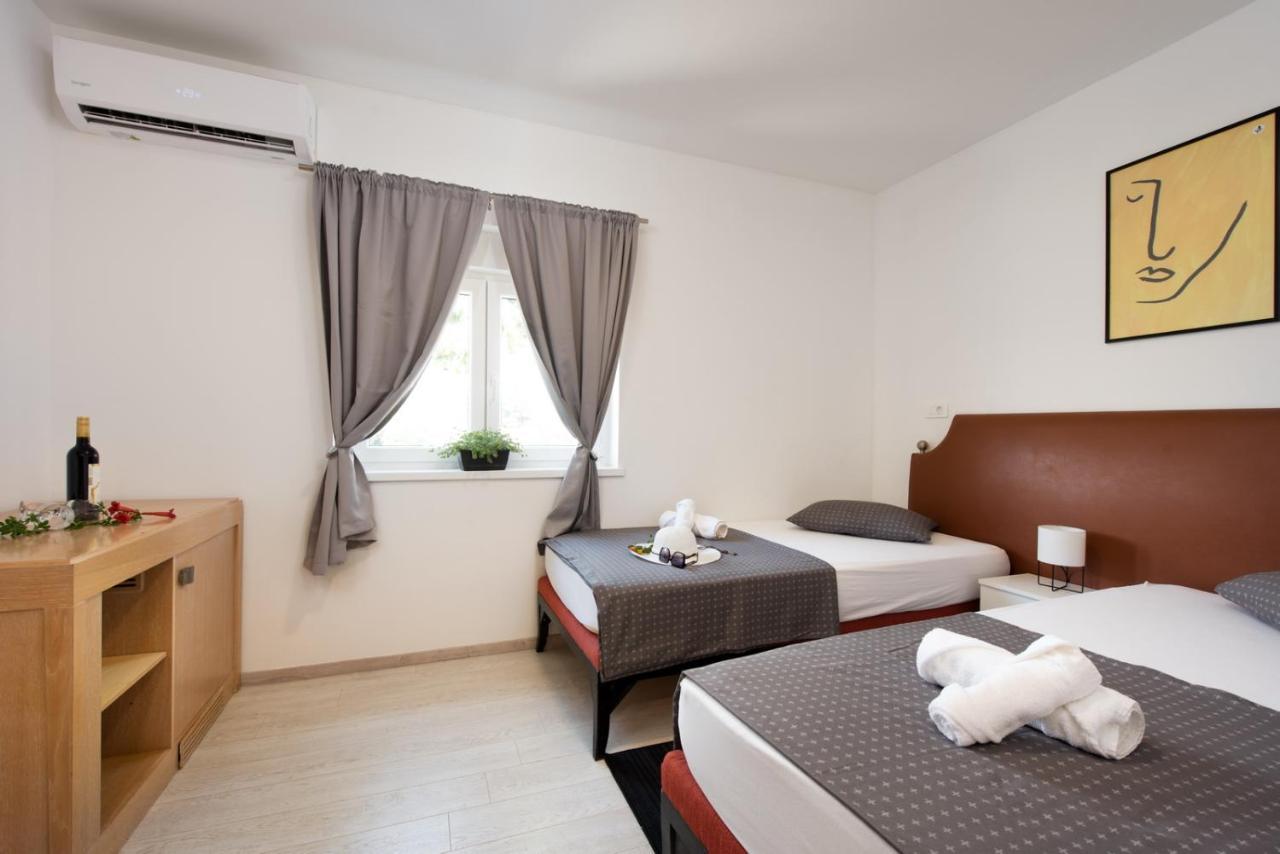 Hotel Potpićan Esterno foto