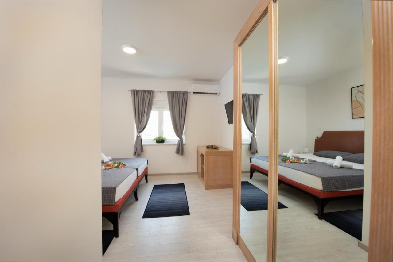 Hotel Potpićan Esterno foto