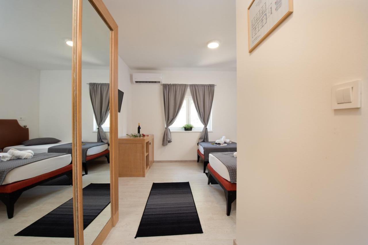 Hotel Potpićan Esterno foto